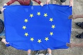 Eurobarometer: pred eurovoľbami prevláda pozitívny imidž EÚ