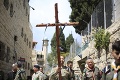 V Jeruzaleme si pripomenuli ukrižovanie Ježiša: Množstvo policajtov striehlo na bezpečnosť