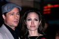 Brad Pitt a Angelina Jolie spolu na fotkách po troch rokoch: Vynervované gestá herečky