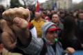 Srbi opäť vyšli do ulíc: Najväčší protest proti prezidentovi Vučičovi
