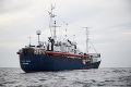 Podmienky na palube sa zhoršujú: Nemecko žiada EÚ o pomoc pre loď so 64 migrantmi