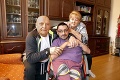 Vzťah susedov k postihnutému Róbertovi dojíma: S láskou ho opatrujú už 20 rokov