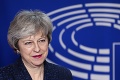 Britská premiérka pripustila možnosť referenda: Poslancov však nezabudla varovať