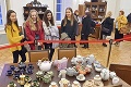 Najväčší milovník čaju na svete: Námorník Wilfried zozbieral 550 unikátov, ktoré vystavujú na Slovensku
