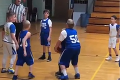 Malý basketbalista s prekrásnym gestom: Video, ktoré vás chytí za srdce