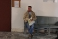 Opitý poslanec z okresu Prešov rozbil volebnú urnu: Už pozná svoj trest