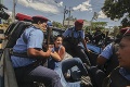 Polícia zobrala do väzenia viac ako 100 ľudí: Chceli protestovať proti vláde, takto dopadli