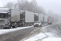 Sneh už robí vrásky celému Slovensku: Polícia začala uzatvárať cesty a horské priechody