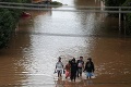 Brazíliu zasiahli ničivé záplavy, zomrelo 12 ľudí: Ulicami sa rúti niekoľko metrov hlboká voda
