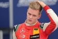Ide v otcových šľapajách: Schumacherov syn sa predstaví po boku Sebastiana Vettela!