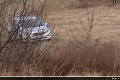 Polícia zobrala strom neďaleko Kolárova, kde zadržali obvinených z vraždy Kuciaka († 27): Trénovali streľbu na tomto mieste?