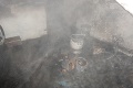 Požiar v paneláku v Nitrianskom kraji: Hasiči evakuovali 20 ľudí