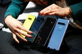 Revolučná novinka: Samsung predstavil ohybný telefón, odborníci ním nadšení nie sú