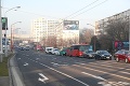 Prímestské autobusy do Bratislavy jazdili bez problémov: Pomohli im bus pruhy
