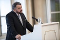 Kandidát na prezidenta Chmelár predniesol správu o stave republiky: Podporiť ho prišli aj Gašparovič a Schuster