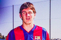 Už je to 15 rokov: Takto vyzeral Messi pri podpise prvej zmluvy s Barcelonou
