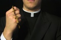 Kňaz vo Francúzsku obťažoval maloleté: Na súde sa priznal k ďalšiemu trestnému činu
