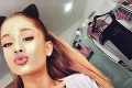 Ariana Grande šokovala novým účesom: Farba len pre odvážne!