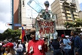 Venezuelčania protestujú proti Madurovi: Provokatívne zábery prezidenta ako odpoveď demonštrantom
