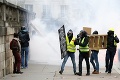 Žlté vesty znova bojovali na uliciach s políciou: Prišlo ich viac ako minulý týždeň