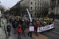 Budapešťou zmietajú demonštrácie: Mladí ľudia sa postavili Orbánovej vláde