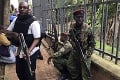 Hotelový komplex v Keni obsadili teroristi: Z miesta bolo počuť výbuchy a streľbu