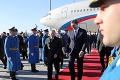Veľkolepé privítanie Putina v Srbsku: Lietadlo s prezidentom sprevádzali stíhačky