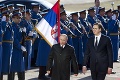 Veľkolepé privítanie Putina v Srbsku: Lietadlo s prezidentom sprevádzali stíhačky