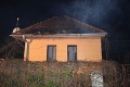 Požiar v dedine pri hraniciach s Maďarskom: Imobilnú starenku Annu († 78) našli mŕtvu v kuchyni