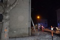 Požiar v Trenčianskom kraji: Do nemocníc odviezli štyroch zranených, medzi nimi hasiča