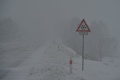 Vodiči, pozor: Väčšina ciest na juhu Banskobystrického kraja je pokrytá snehom