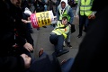 Britské žlté vesty žiadajú predčasné voľby: Prestaňte s úspornými opatreniami znelo v Londýne