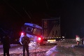 Na severnom Slovensku sa zrazil vlak s kamiónom: Vodič nákladiaku a rušňovodič sú medzi zranenými