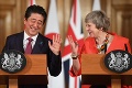 Japonský premiér stojí za Mayovou: Obdivuje jej vytrvalosť a tvrdú prácu na brexite