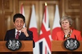 Japonský premiér stojí za Mayovou: Obdivuje jej vytrvalosť a tvrdú prácu na brexite