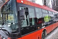 Vodiči MHD po útoku na autobus: S agresívnymi šoférmi a cestujúcimi sa stretávajú takmer denne