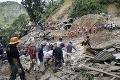 Na Filipínach zasypalo najmenej 30 domov: Pochovaní ľudia posielali zúfalé správy