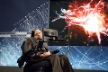Svet sa lúči so Stephenom Hawkingom: Na počesť geniálneho fyzika odbil zvon 76-krát!