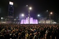 Srbi opäť tiahli Belehradom: Nespokojní občania žiadajú rezignáciu prezidenta