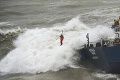 Pri pobreží Turecka uviazla na plytčine nákladná loď: Náročná záchrana posádky