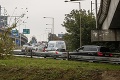 Problémy na cestách v Bratislave a okolí: Vodiči hlásia nehody a kolóny