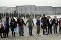 Dramatický protest na hraniciach Mexika a USA: Zatkli desiatky ľudí
