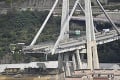 Počet obetí pádu mosta v Janove stúpol na 37: Minister viní diaľničnú firmu