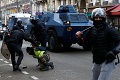 Francúzsky minister vnútra: Žlté vesty a ich protesty máme pod kontrolou