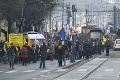 Maďari protestujú proti novele zákonníka práce: V Budapešti sa stretli tisíce ľudí