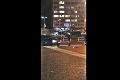 VIDEO Streľba v centre Bratislavy: Policajti pálili na taxík, exkluzívne zábery večernej drámy!