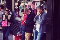 Na svoje milované čakajú v obchodoch hodiny: Pozrite si TOP fotky unudených mužov
