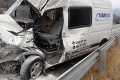 Zrážka kamiónu s osobným autom: Jeden mŕtvy, viacerí sú zranení