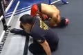 Kuriózny moment z ringu: Thajský boxer knokautoval naraz dvoch!