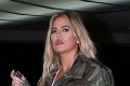 Dcéra Khloe Kardashian si užíva prepychový život: Kočík vymenila za luxusnú tašku